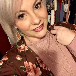 Meet your Posher, Roxanne